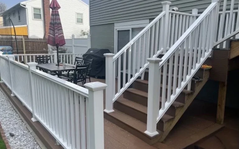 avora-contracting-new-deck-white-railings (1)