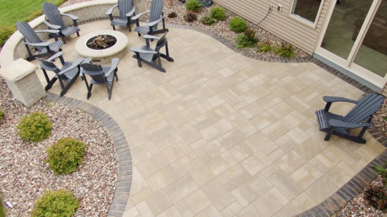 paver-patio-with-patio-set